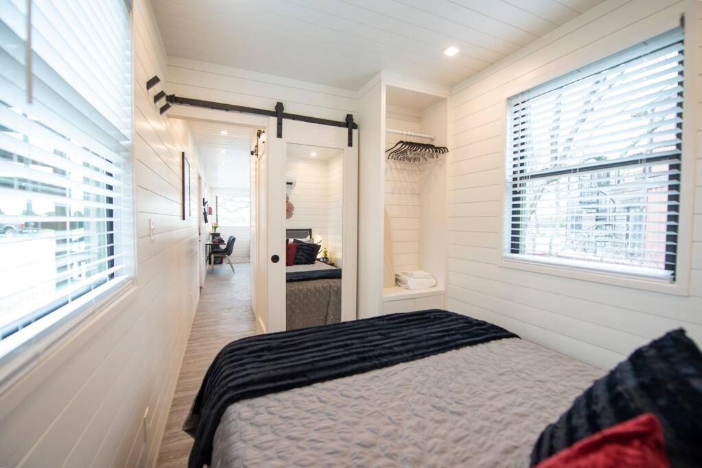 The Merlot House-Container Home 12 Min To Magnolia Bellmead ภายนอก รูปภาพ