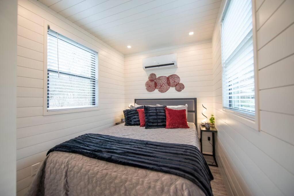 The Merlot House-Container Home 12 Min To Magnolia Bellmead ภายนอก รูปภาพ