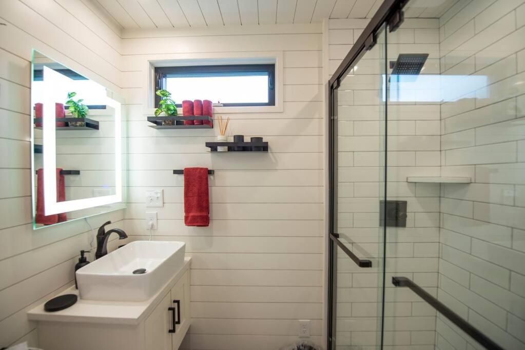 The Merlot House-Container Home 12 Min To Magnolia Bellmead ภายนอก รูปภาพ